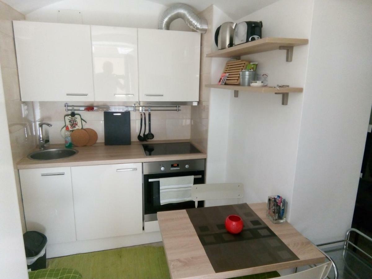 Lara Appartement Zagreb Buitenkant foto